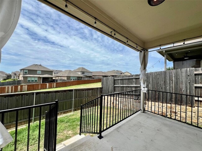 Building Photo - 220 Pepperbark Loop