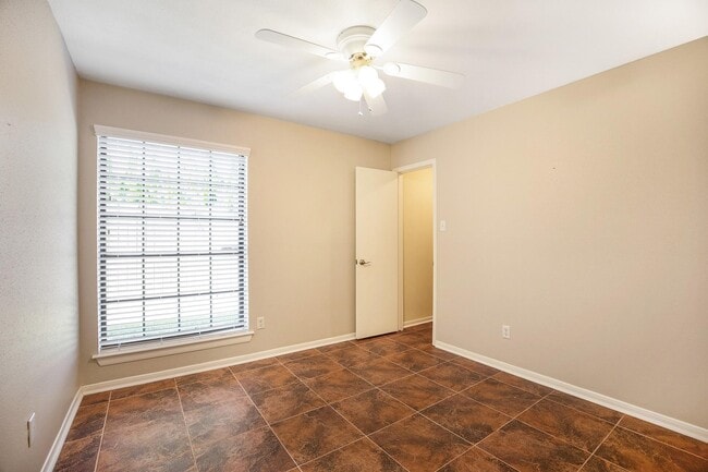 Building Photo - 18522 Glen Briar Ln