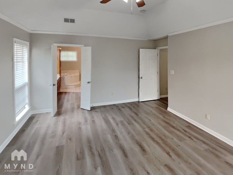 Building Photo - 9437 Bryant Trent Blvd