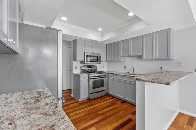Building Photo - Beautiful 3B/2B Home in St. Charles