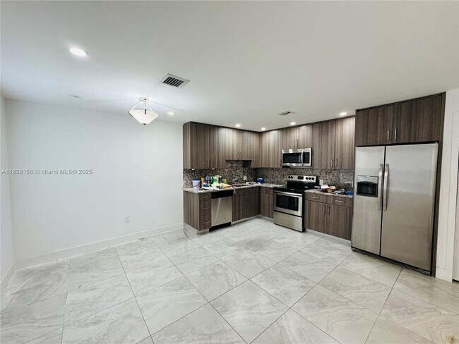 Primary Photo - 604 NW 3rd St