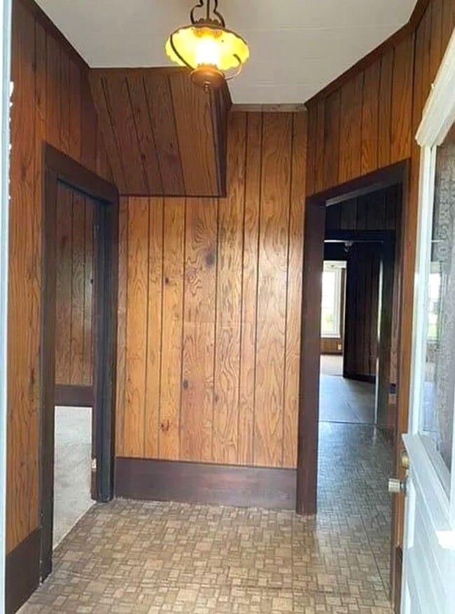 Building Photo - Classic country style house available now!