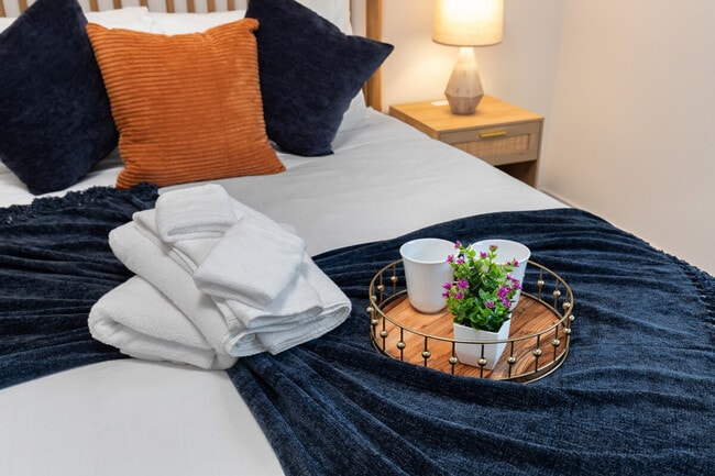 Building Photo - 129 11th Ave E