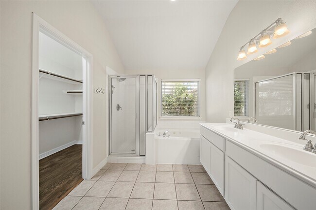 Building Photo - 22 Heron Hollow Ct