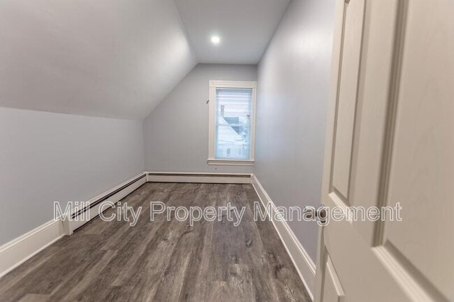 Building Photo - 340 Pearl St