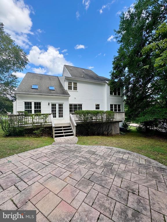 Building Photo - 805 Winterberry Dr