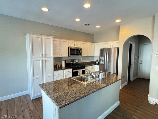 Building Photo - 10240 Danskin Dr
