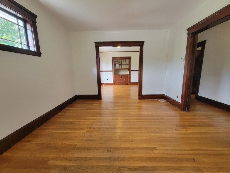 Building Photo - 108 Bourne St