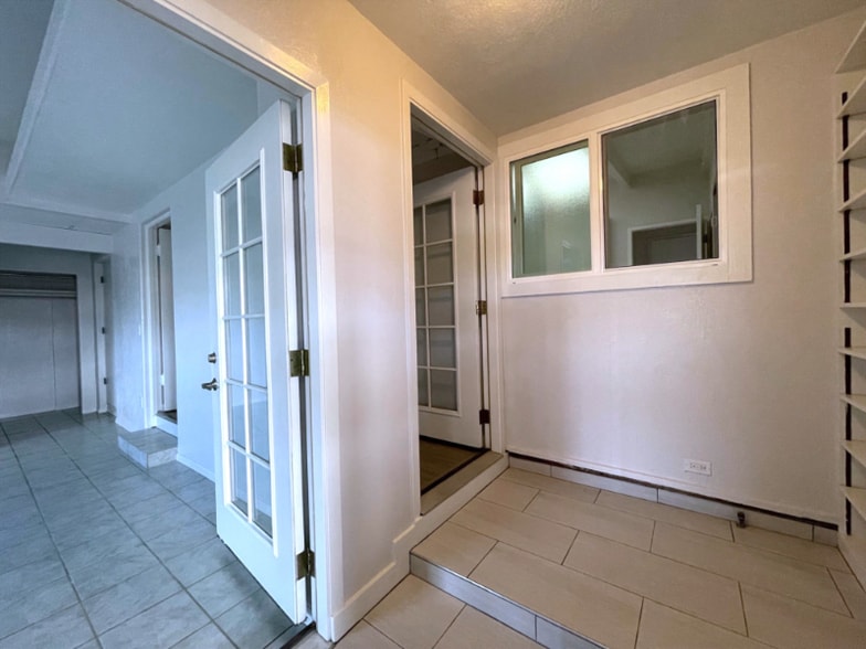 Building Photo - 7281 Nohili St