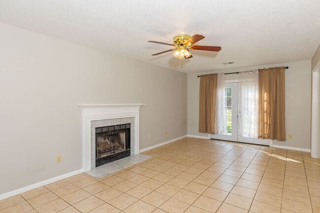 Building Photo - Immaculate updated 2 story 3 bedroom 2.5 bathroom house in the Briarwood area Greensboro