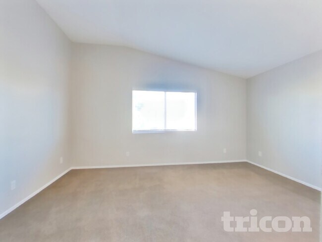 Building Photo - 25172 Omaha Dr