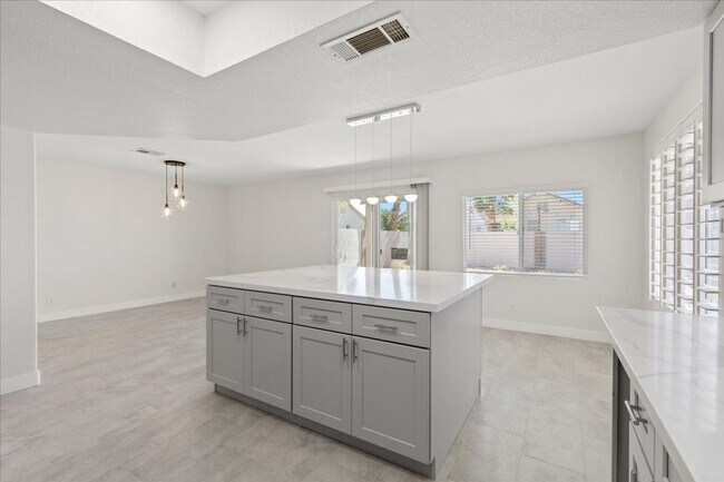 Building Photo - Completely Remodeled Modern 3 Bedroom Prop...