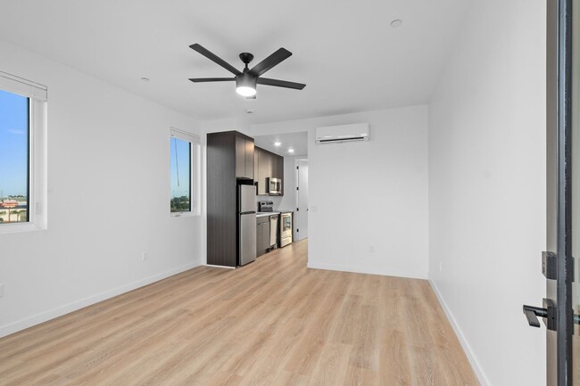 Building Photo - Coming Soon!! Beautiful 1 bed 1 bath apart...