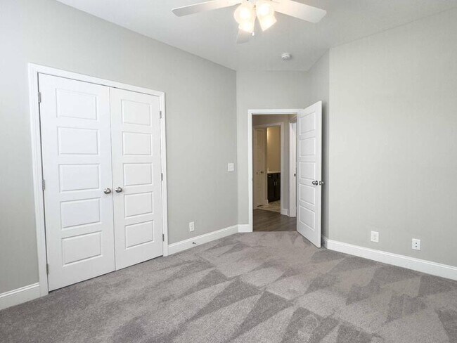 Building Photo - 290 Elwell Rd