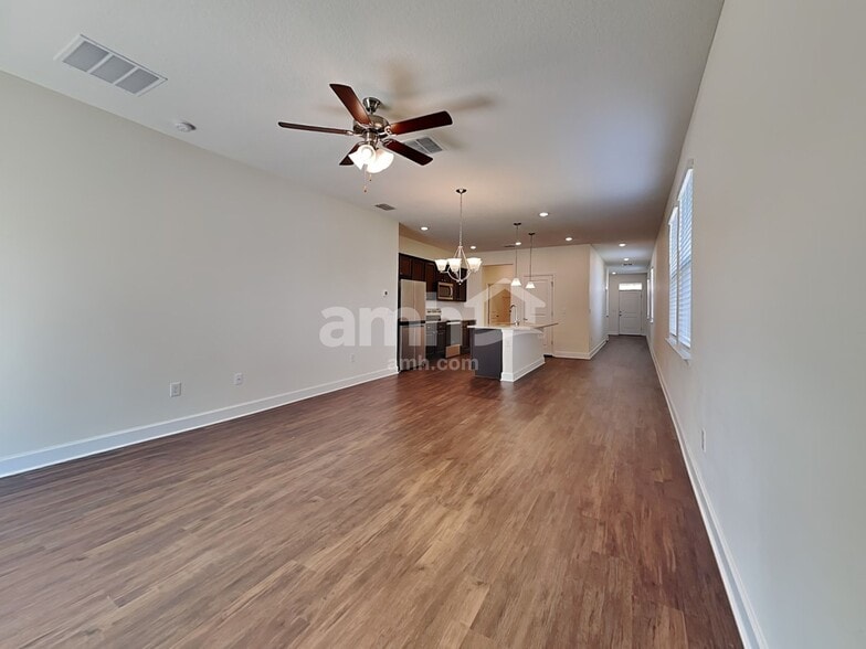 Building Photo - 1049 Walden Pond Dr