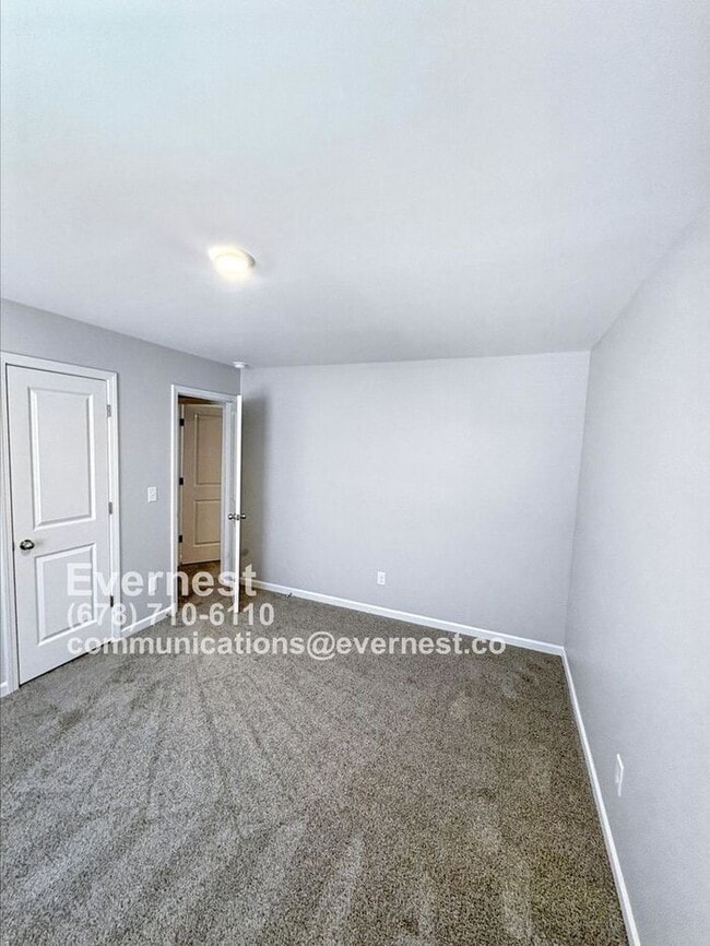 Building Photo - 75 Heyman Dr