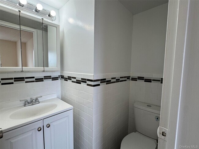 Building Photo - 145-18 34th Ave