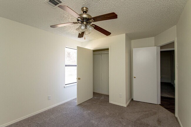 Building Photo - 1525 Northwick Ct