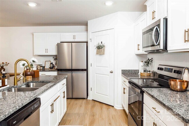 Building Photo - 2880 Sherrills Strm Dr