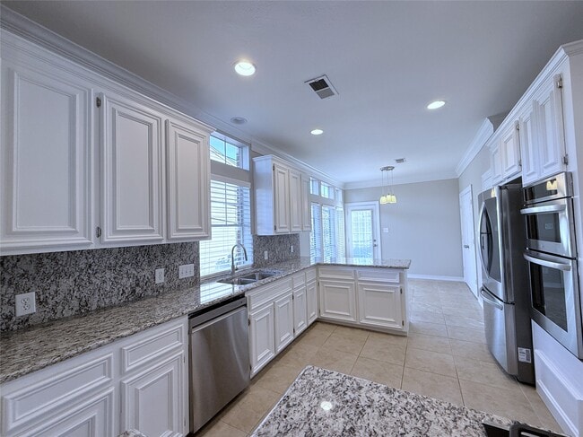 Building Photo - 1963 Peden St