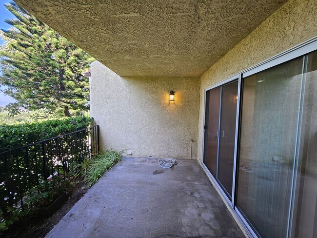 Building Photo - Modern Comfort Meets Convenience — 4-Bedro...