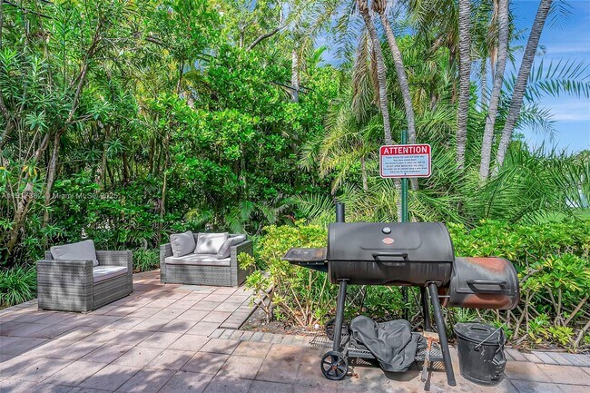 Building Photo - 170 Ocean Ln Dr