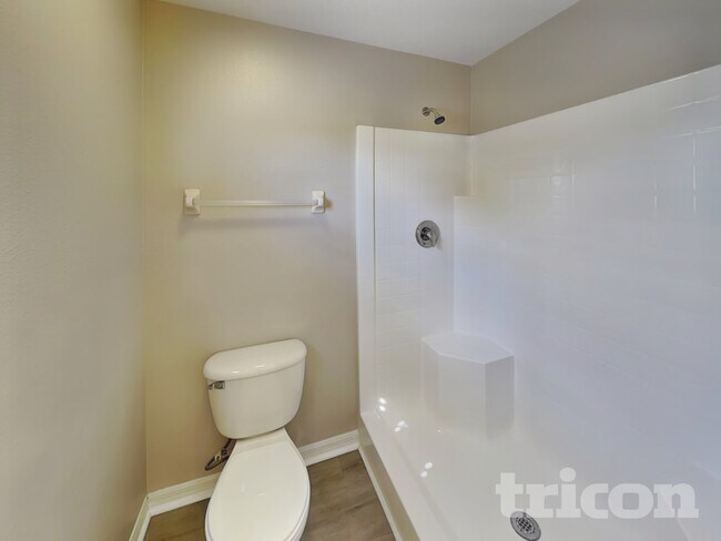 Building Photo - 938 Millenbeck Ave