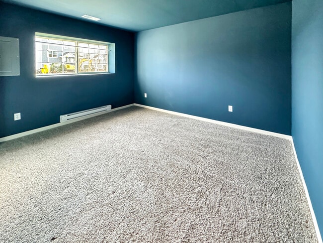 Building Photo - 2241 Sassafras Wy