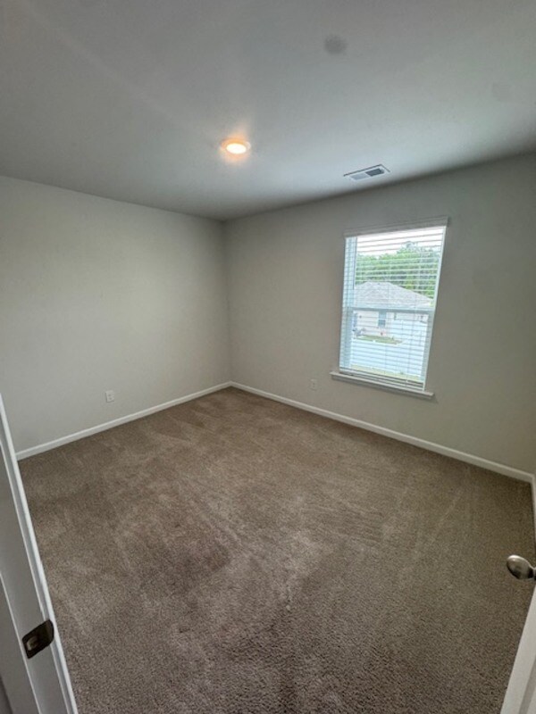 Building Photo - 204 Wild Strawberry Ln