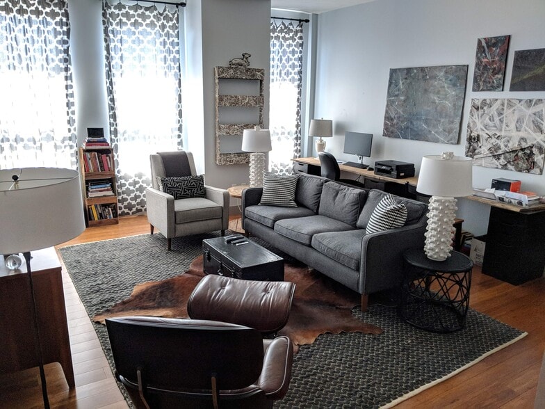 Living Room - 124 S Main St