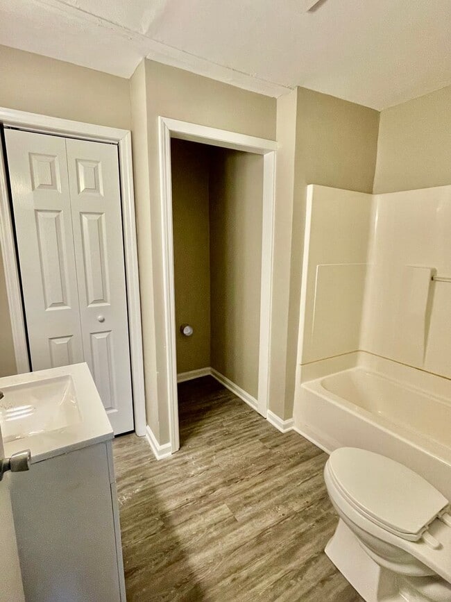 Building Photo - Take a look at this Adorable 3 bedroom 1 bath home Located in Gastonia