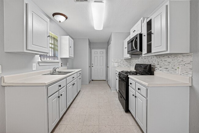 Building Photo - 11411 Roandale Dr