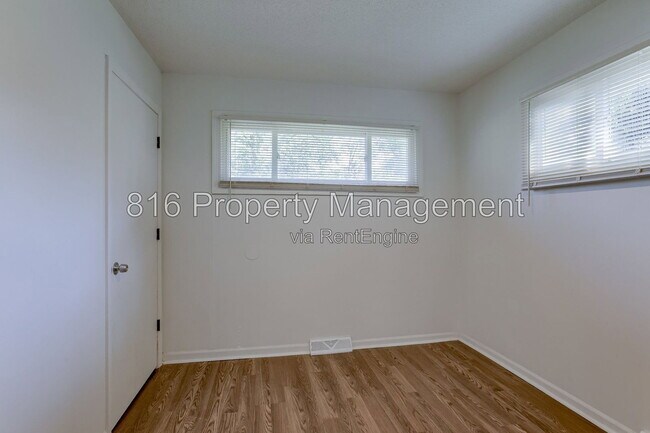 Building Photo - 8701 E 114th St