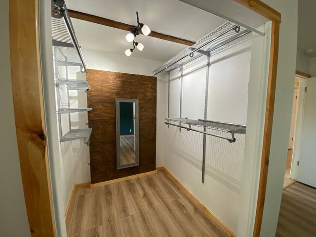 Building Photo - Beautiful Flagstaff Rental