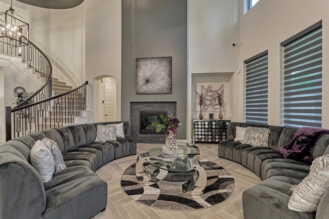 Building Photo - 407 Tulip Tree Ct