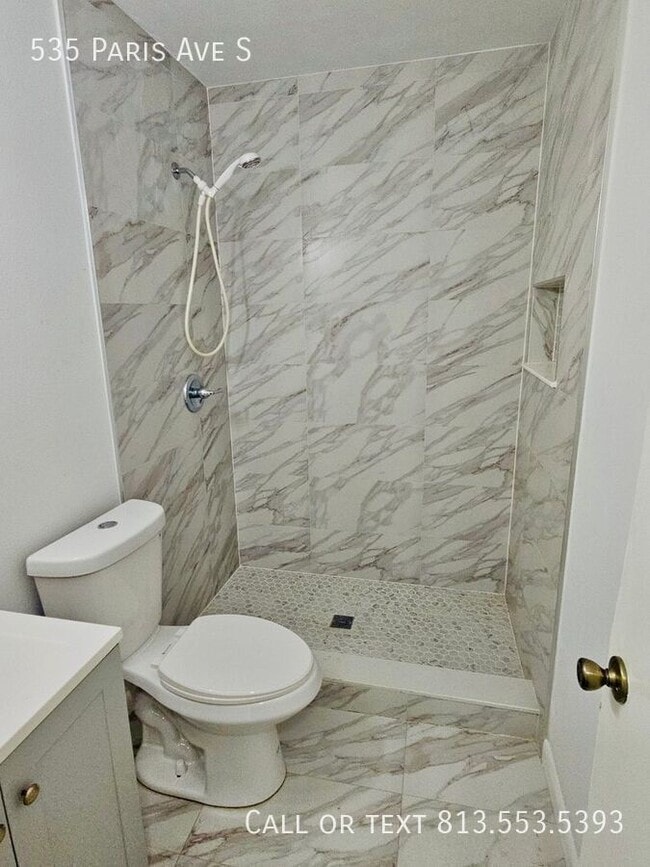 Building Photo - 535 Paris Ave S