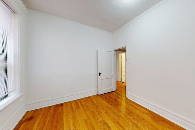 Floorplan - 5401-5403 S. Woodlawn Avenue