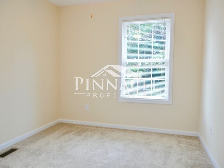 Building Photo - 592 Leesville Rd