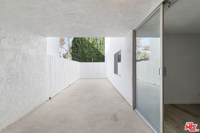 Building Photo - 1114 12th St