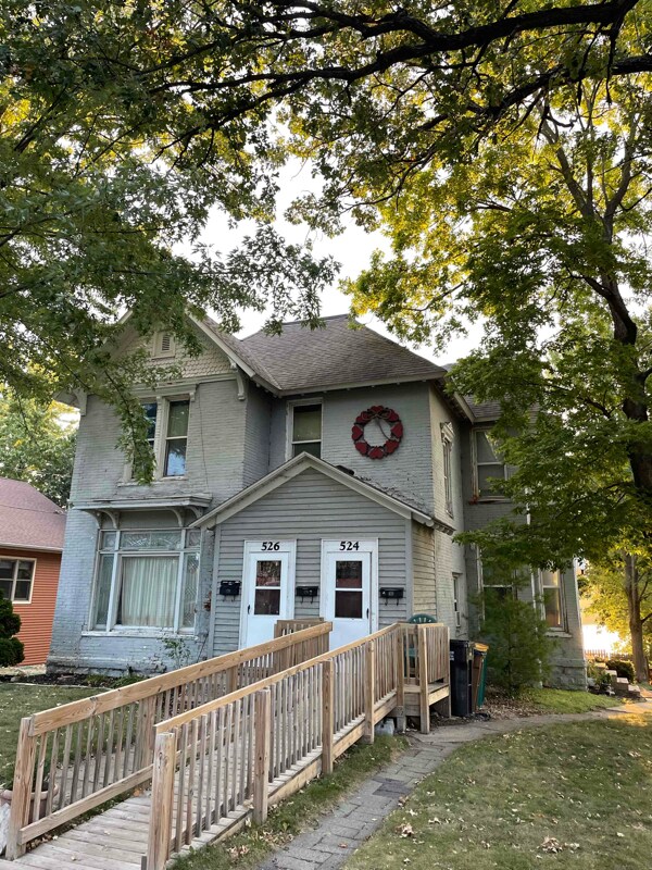 Primary Photo - 524 Park Ave