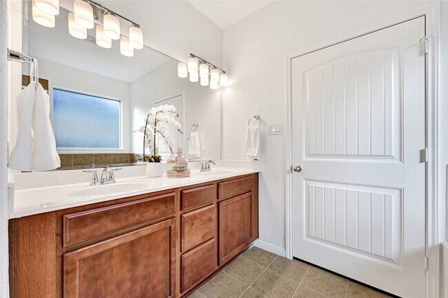 Building Photo - 31 Hearthwick Rd