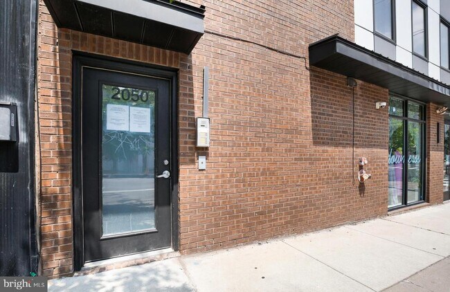 Building Photo - 2050 Frankford Ave