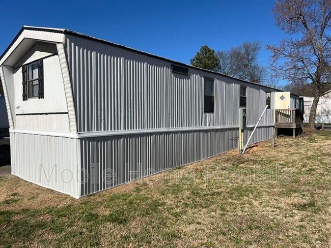 Building Photo - 515 Moby Ct