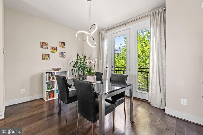 Building Photo - 1600 Beason St