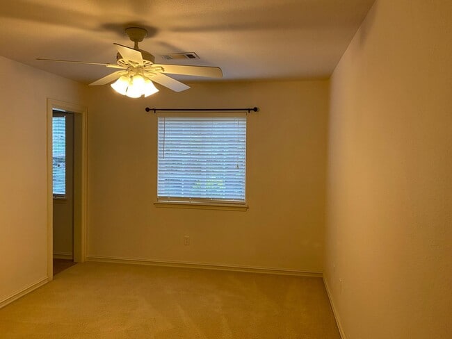 Building Photo - Lovely Stone/Stucco Home Nestled In Cul-De...