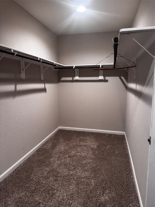 Building Photo - 5515 Russett Bay Ct