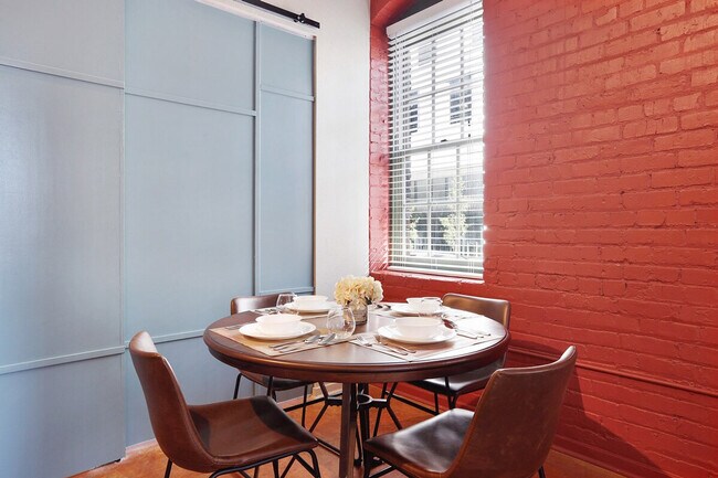 Building Photo - 1041 Constance St