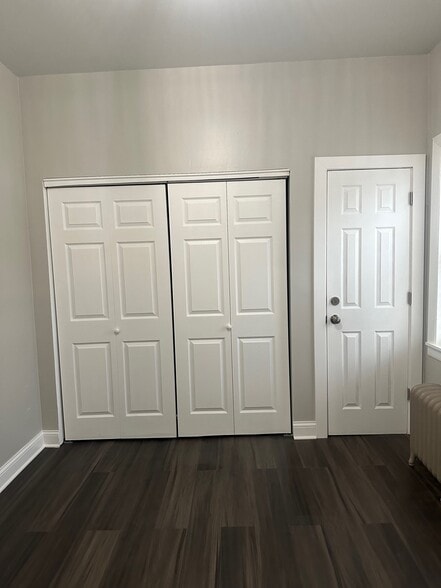 Building Photo - 116 N 21st Ave