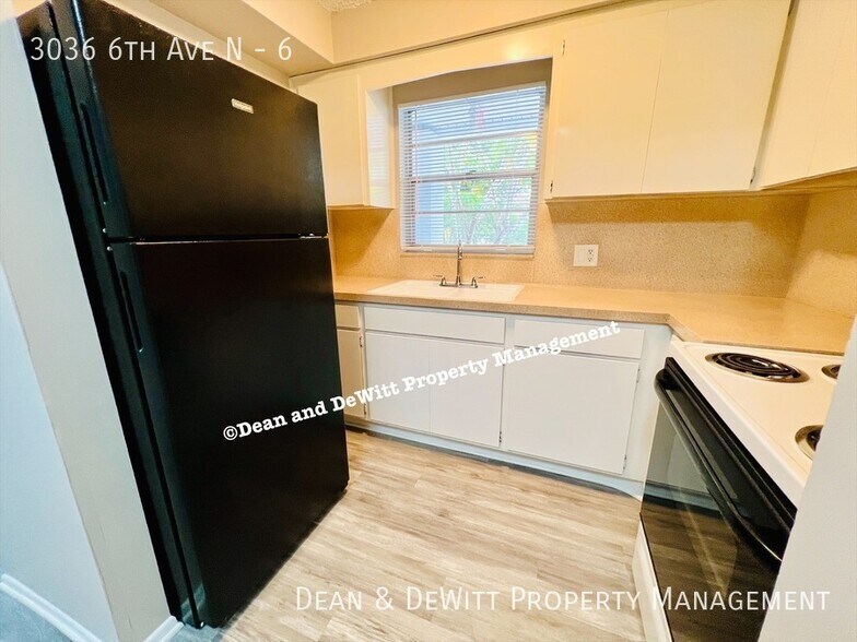 Building Photo - 2 Bed/1 Bath - Unit 6