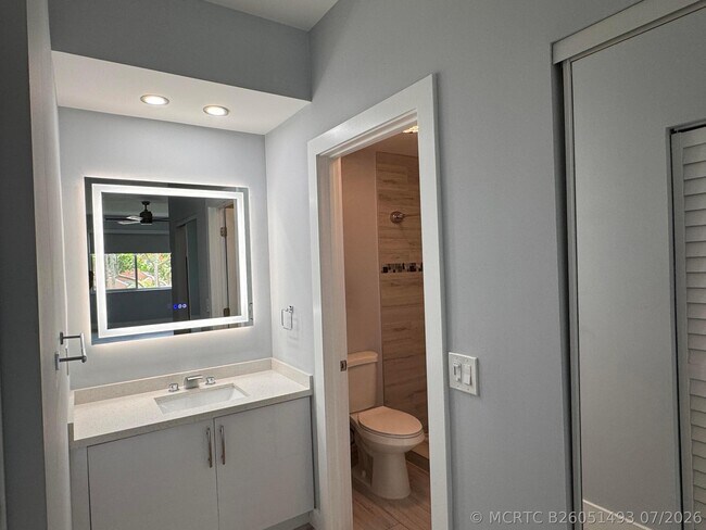 Building Photo - 6936 SW 39th St